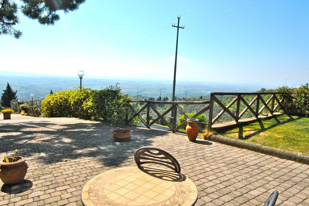 Casa Vacanze La Porta Vinci Exteriér fotografie
